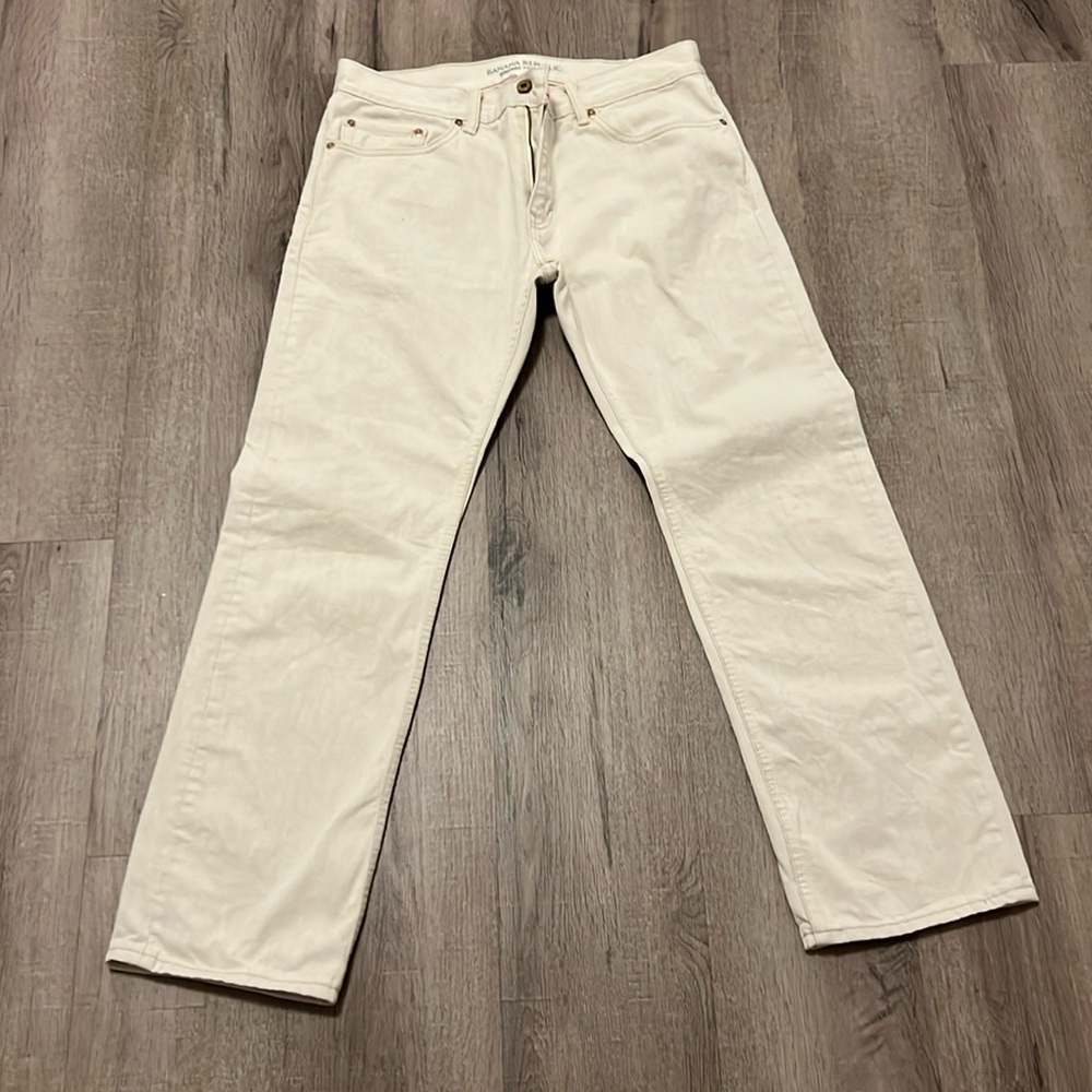 Gently worn Banana Republic sz33-30 Vintage Straight leg Cream jeans
